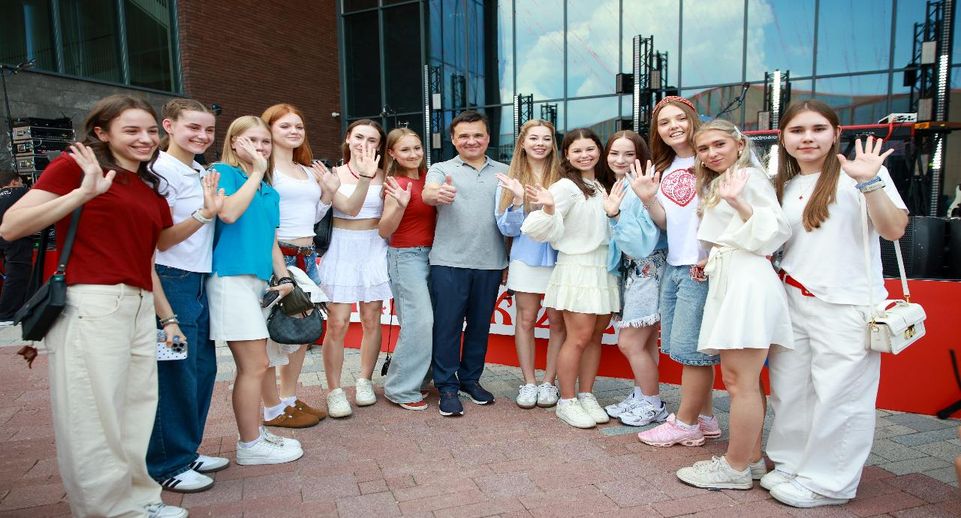 Андрей Воробьев наградил победителей ВсОШ из Подмосковья в Долгопрудном